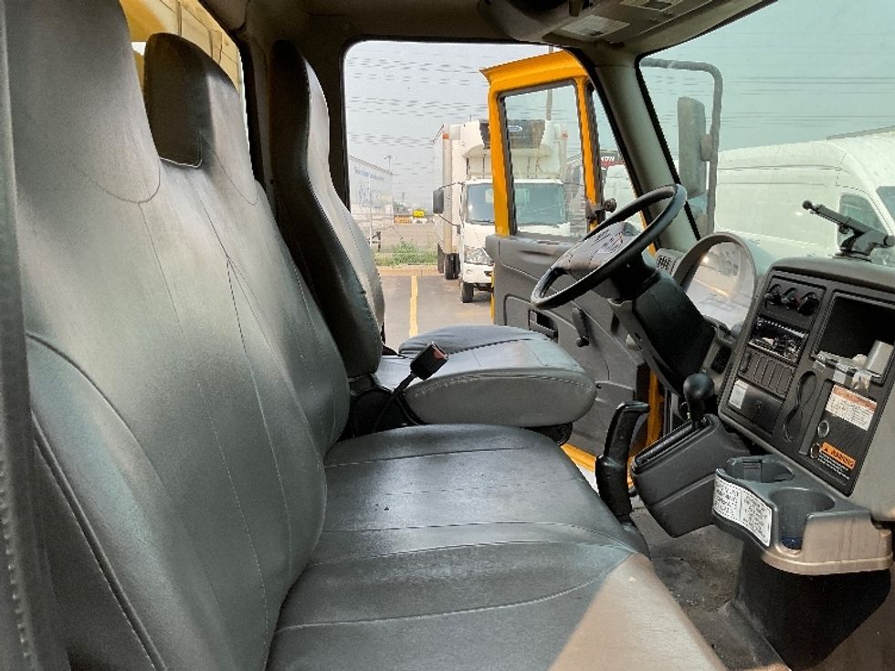Medium Duty Box Truck-Light and Medium Duty Trucks-International-2019-4300-Etobicoke-ON-250,476\n\t\tkm-$ 53,000 - Image 21