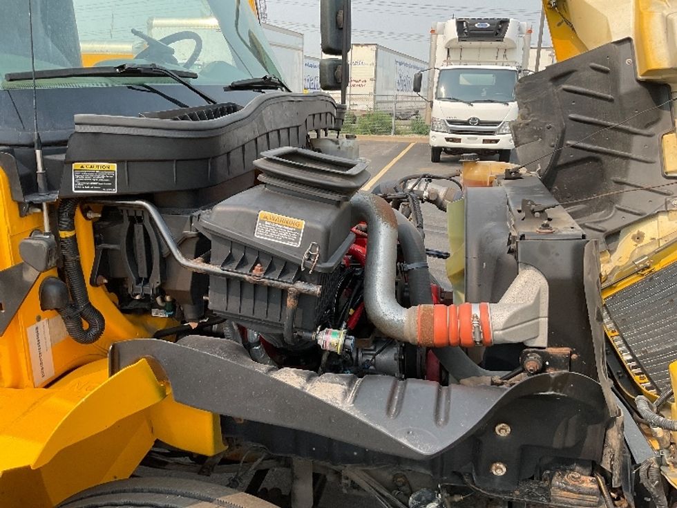 Medium Duty Box Truck-Light and Medium Duty Trucks-International-2019-4300-Etobicoke-ON-250,476\n\t\tkm-$ 53,000 - Image 22