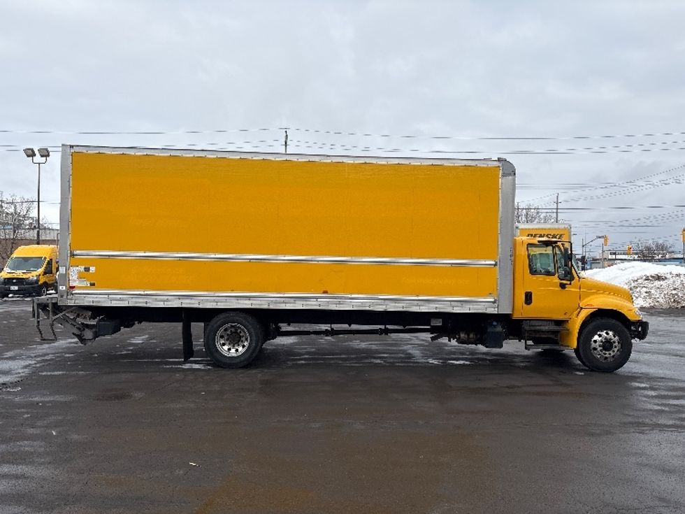 Medium Duty Box Truck-Light and Medium Duty Trucks-International-2019-4300-Etobicoke-ON-291,604\n\t\tkm-$ 54,250 - Image 14