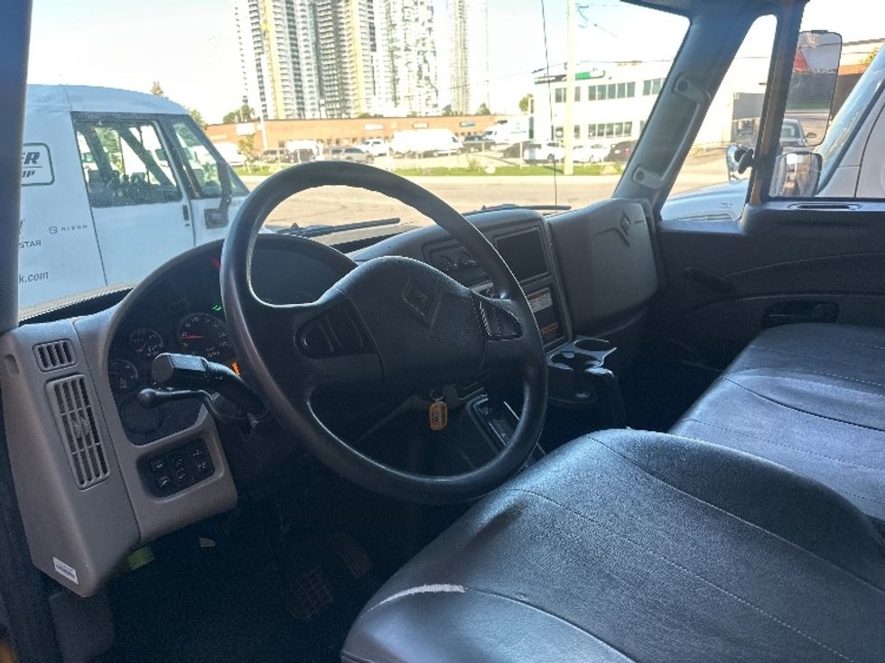 Medium Duty Box Truck-Light and Medium Duty Trucks-International-2019-4300-Etobicoke-ON-291,604\n\t\tkm-$ 54,250 - Image 16