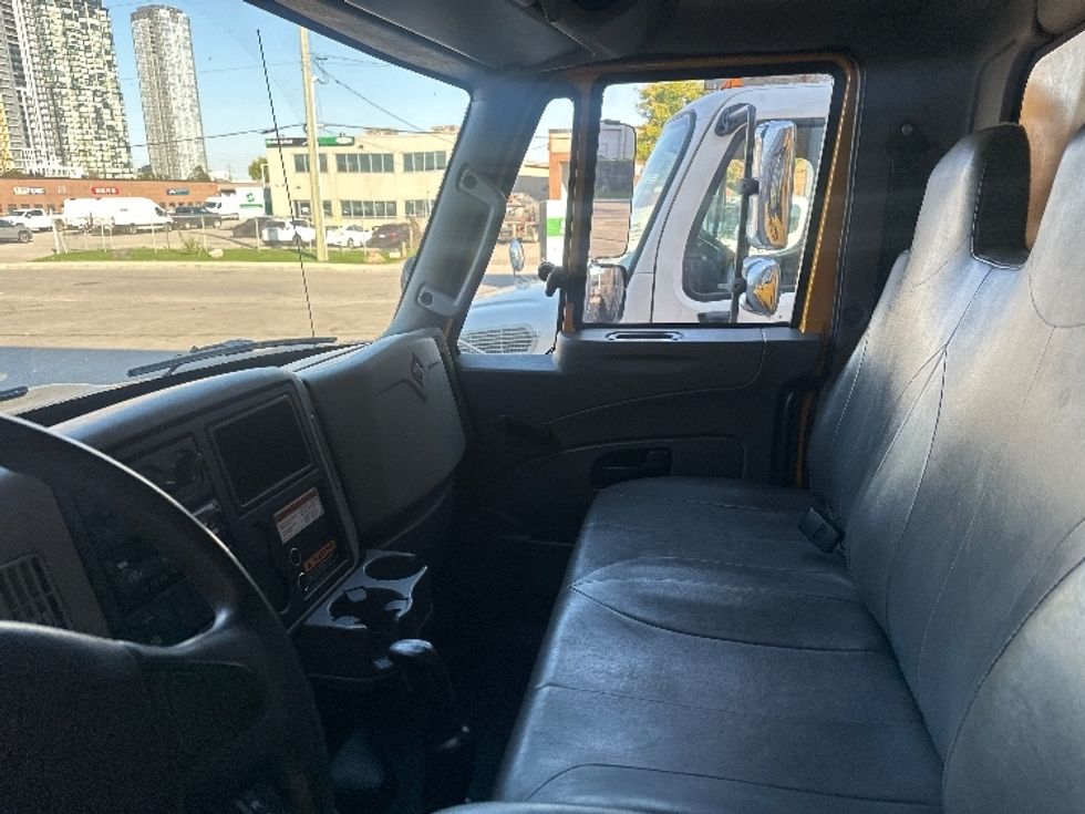 Medium Duty Box Truck-Light and Medium Duty Trucks-International-2019-4300-Etobicoke-ON-291,604\n\t\tkm-$ 54,250 - Image 18