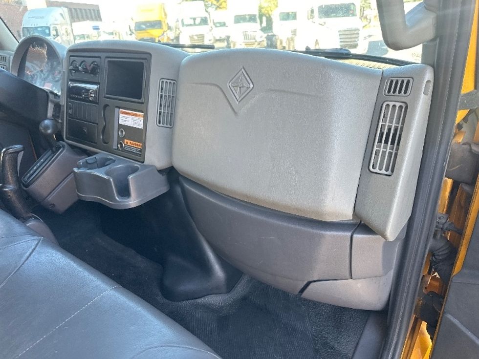 Medium Duty Box Truck-Light and Medium Duty Trucks-International-2019-4300-Etobicoke-ON-291,604\n\t\tkm-$ 54,250 - Image 20