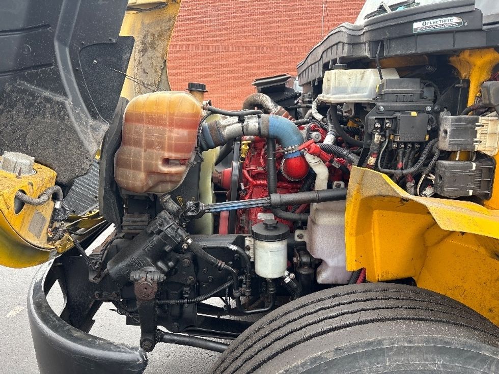 Medium Duty Box Truck-Light and Medium Duty Trucks-International-2019-4300-Etobicoke-ON-291,604\n\t\tkm-$ 54,250 - Image 23