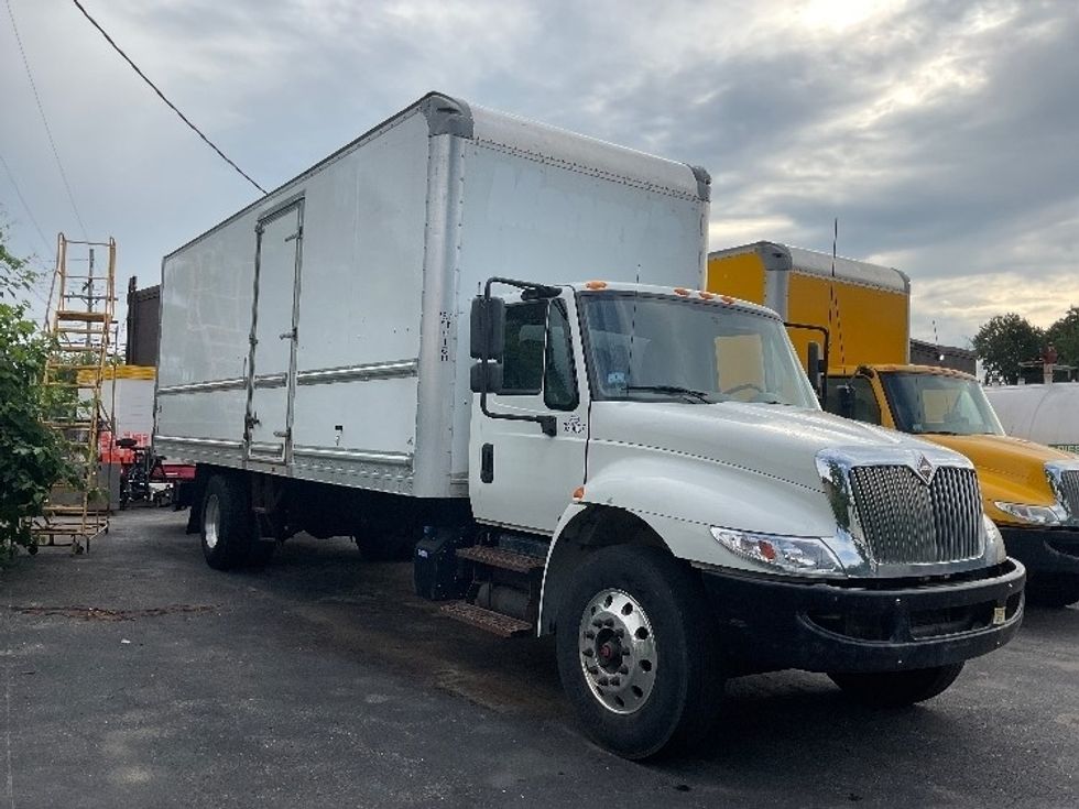 Medium Duty Box Truck-Light and Medium Duty Trucks-International-2019-4300-Fitchburg-MA-183,759\n\t\tmiles-$ 37,750 - Image 1