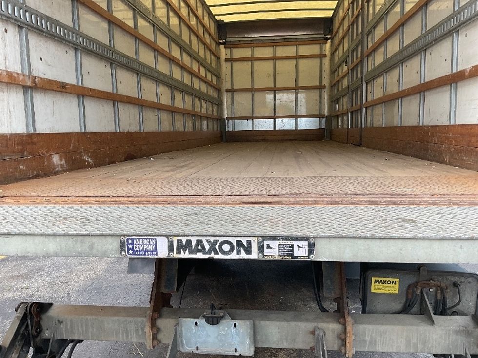 Medium Duty Box Truck-Light and Medium Duty Trucks-International-2019-4300-Fitchburg-MA-183,759\n\t\tmiles-$ 37,750 - Image 10