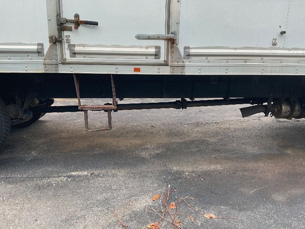 Medium Duty Box Truck-Light and Medium Duty Trucks-International-2019-4300-Fitchburg-MA-183,759\n\t\tmiles-$ 37,750 - Image 14
