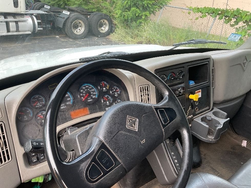 Medium Duty Box Truck-Light and Medium Duty Trucks-International-2019-4300-Fitchburg-MA-183,759\n\t\tmiles-$ 37,750 - Image 17