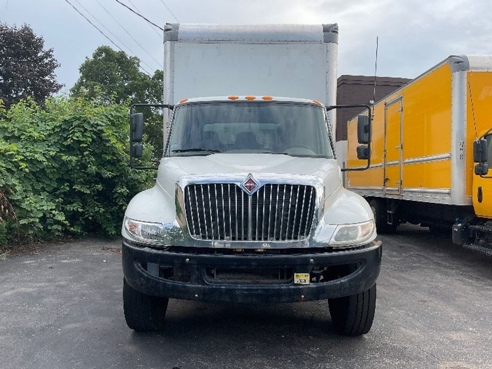 Medium Duty Box Truck-Light and Medium Duty Trucks-International-2019-4300-Fitchburg-MA-183,759\n\t\tmiles-$ 37,750 - Image 2