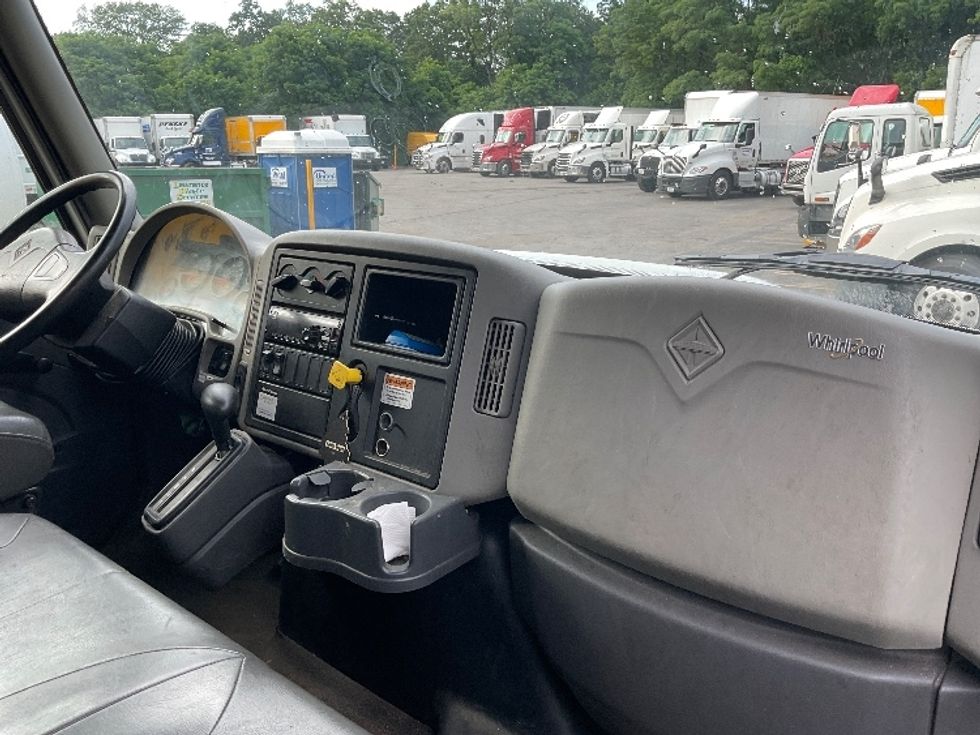 Medium Duty Box Truck-Light and Medium Duty Trucks-International-2019-4300-Fitchburg-MA-183,759\n\t\tmiles-$ 37,750 - Image 21