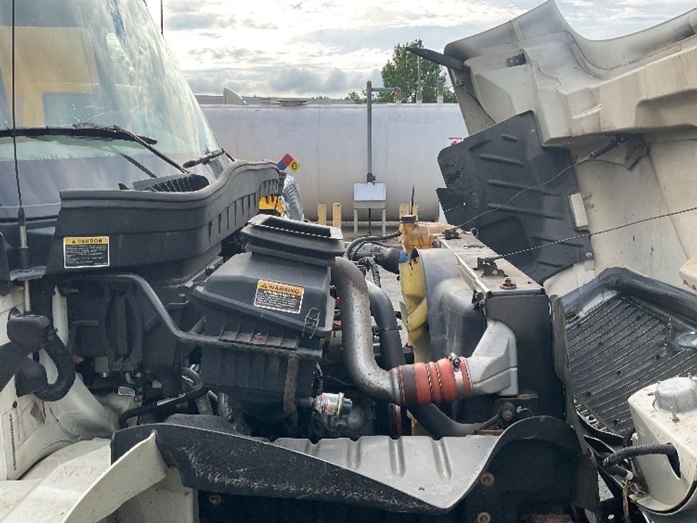 Medium Duty Box Truck-Light and Medium Duty Trucks-International-2019-4300-Fitchburg-MA-183,759\n\t\tmiles-$ 37,750 - Image 23