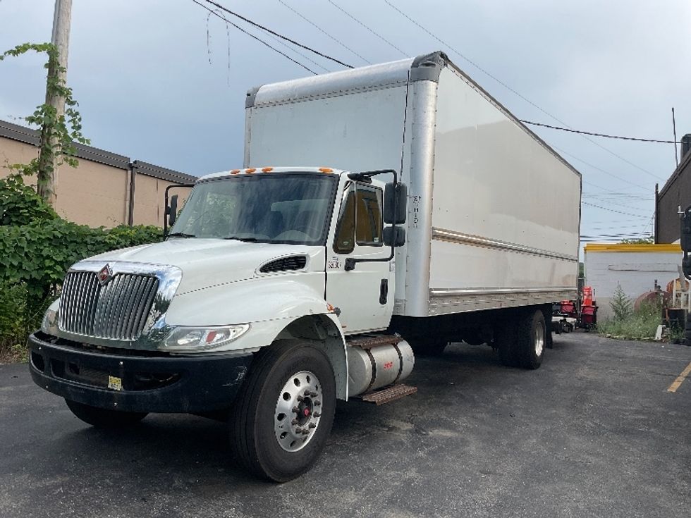 Medium Duty Box Truck-Light and Medium Duty Trucks-International-2019-4300-Fitchburg-MA-183,759\n\t\tmiles-$ 37,750 - Image 3