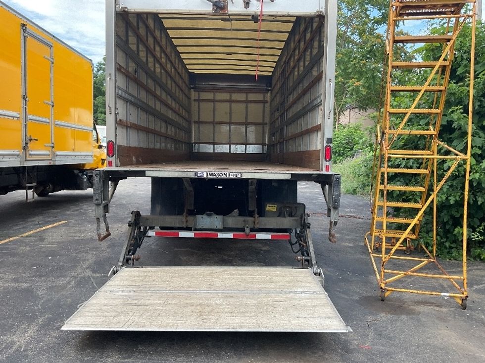 Medium Duty Box Truck-Light and Medium Duty Trucks-International-2019-4300-Fitchburg-MA-183,759\n\t\tmiles-$ 37,750 - Image 9