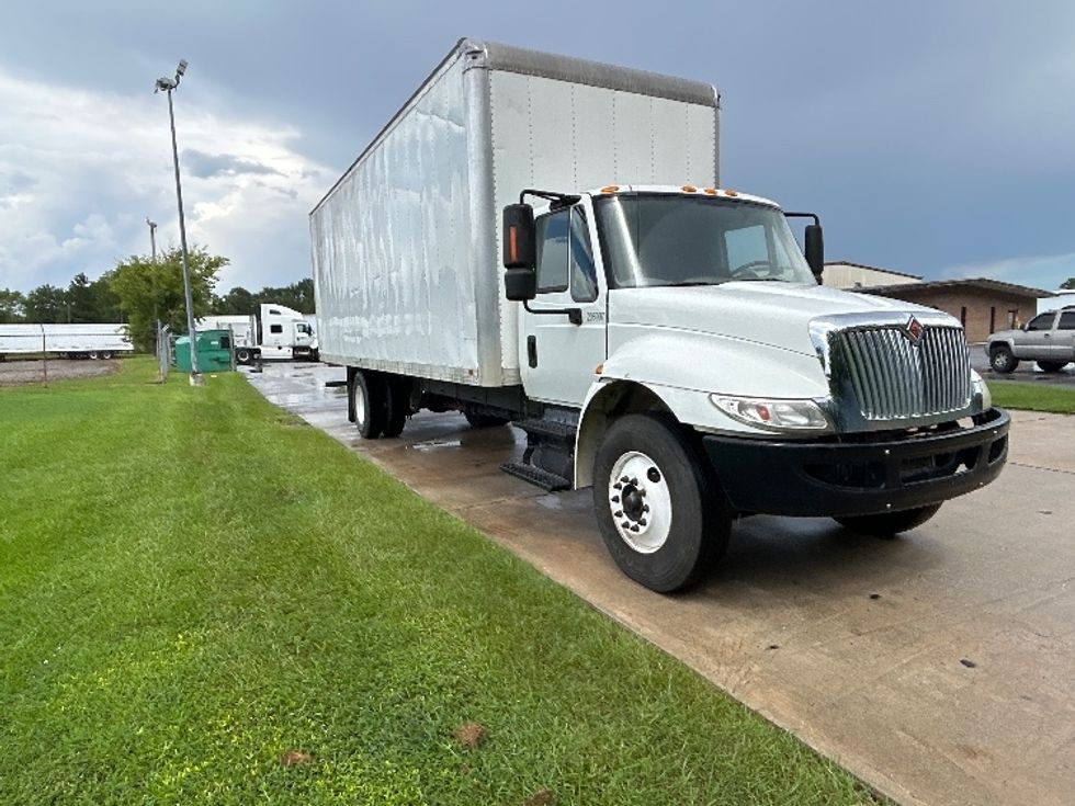 Medium Duty Box Truck-Light and Medium Duty Trucks-International-2019-4300-Florence-SC-64,000\n\t\tmiles-$ 57,750 - Image 1