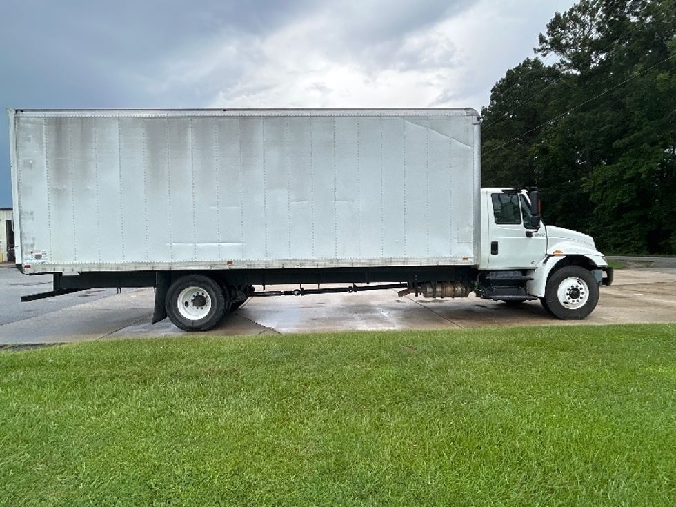 Medium Duty Box Truck-Light and Medium Duty Trucks-International-2019-4300-Florence-SC-64,000\n\t\tmiles-$ 57,750 - Image 14