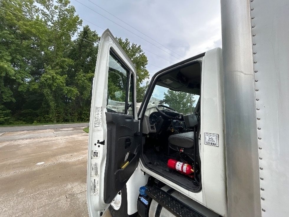 Medium Duty Box Truck-Light and Medium Duty Trucks-International-2019-4300-Florence-SC-64,000\n\t\tmiles-$ 57,750 - Image 15