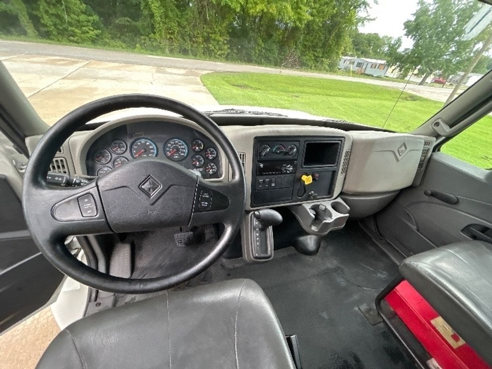 Medium Duty Box Truck-Light and Medium Duty Trucks-International-2019-4300-Florence-SC-64,000\n\t\tmiles-$ 57,750 - Image 16