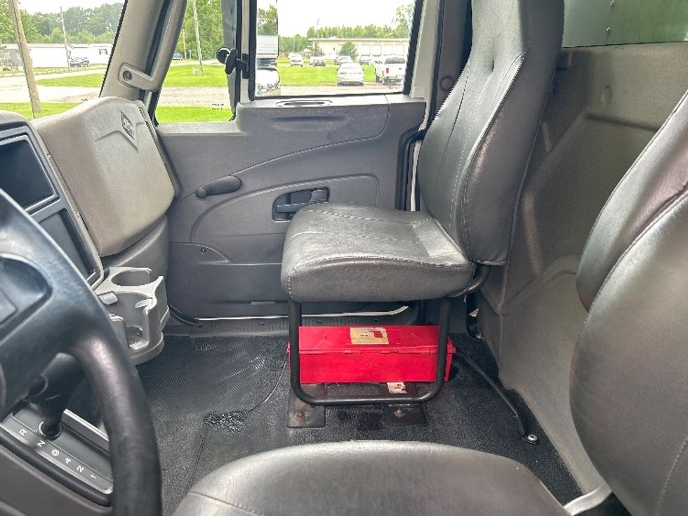 Medium Duty Box Truck-Light and Medium Duty Trucks-International-2019-4300-Florence-SC-64,000\n\t\tmiles-$ 57,750 - Image 17