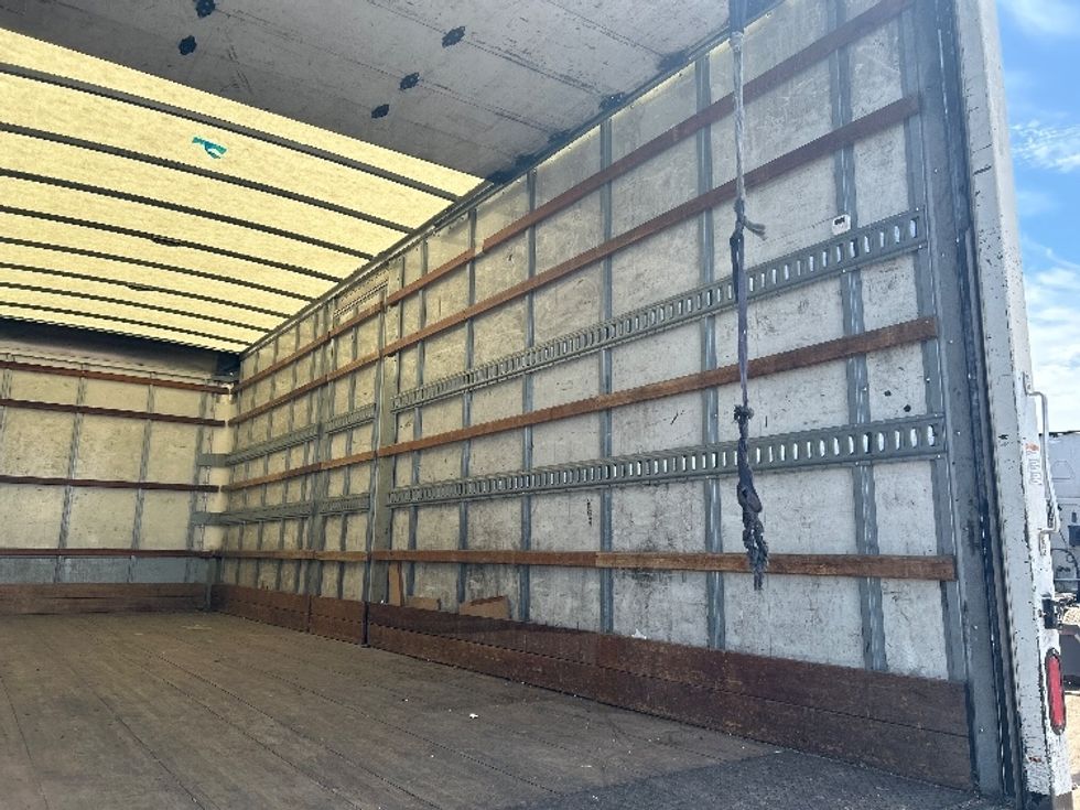 Medium Duty Box Truck-Light and Medium Duty Trucks-International-2019-4300-Fontana-CA-129,274\n\t\tmiles-$ 51,000 - Image 12