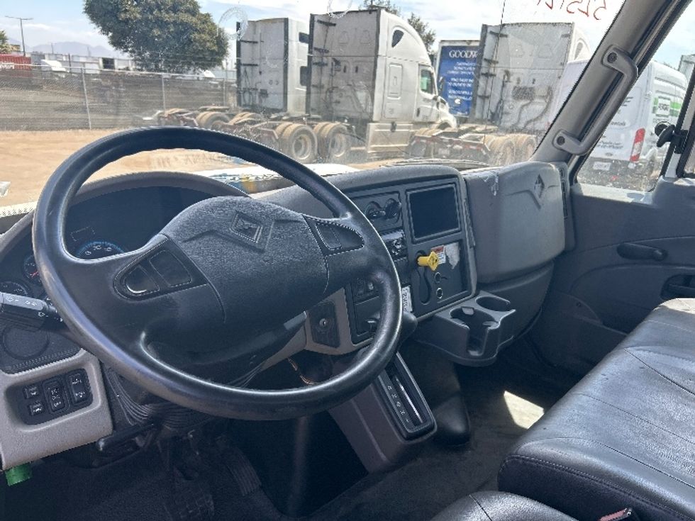 Medium Duty Box Truck-Light and Medium Duty Trucks-International-2019-4300-Fontana-CA-129,274\n\t\tmiles-$ 51,000 - Image 17