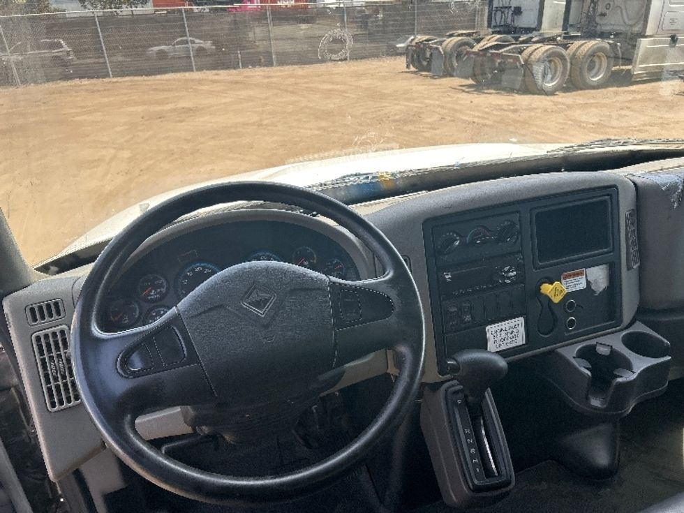 Medium Duty Box Truck-Light and Medium Duty Trucks-International-2019-4300-Fontana-CA-129,274\n\t\tmiles-$ 51,000 - Image 18