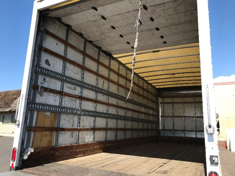 Medium Duty Box Truck-Light and Medium Duty Trucks-International-2019-4300-Fontana-CA-147,583\n\t\tmiles-$ 48,750 - Image 11