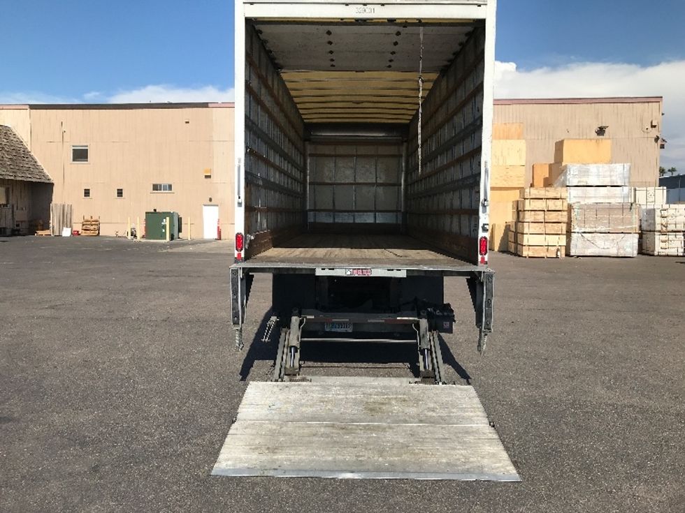 Medium Duty Box Truck-Light and Medium Duty Trucks-International-2019-4300-Fontana-CA-147,583\n\t\tmiles-$ 48,750 - Image 9