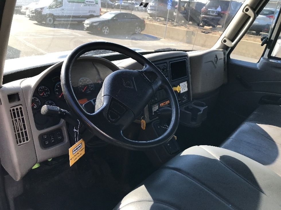 Medium Duty Box Truck-Light and Medium Duty Trucks-International-2019-4300-Fontana-CA-158,781\n\t\tmiles-$ 47,000 - Image 17