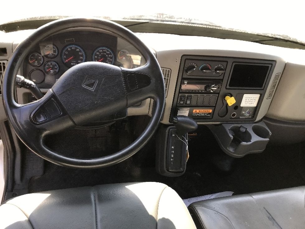 Medium Duty Box Truck-Light and Medium Duty Trucks-International-2019-4300-Fontana-CA-158,781\n\t\tmiles-$ 47,000 - Image 18