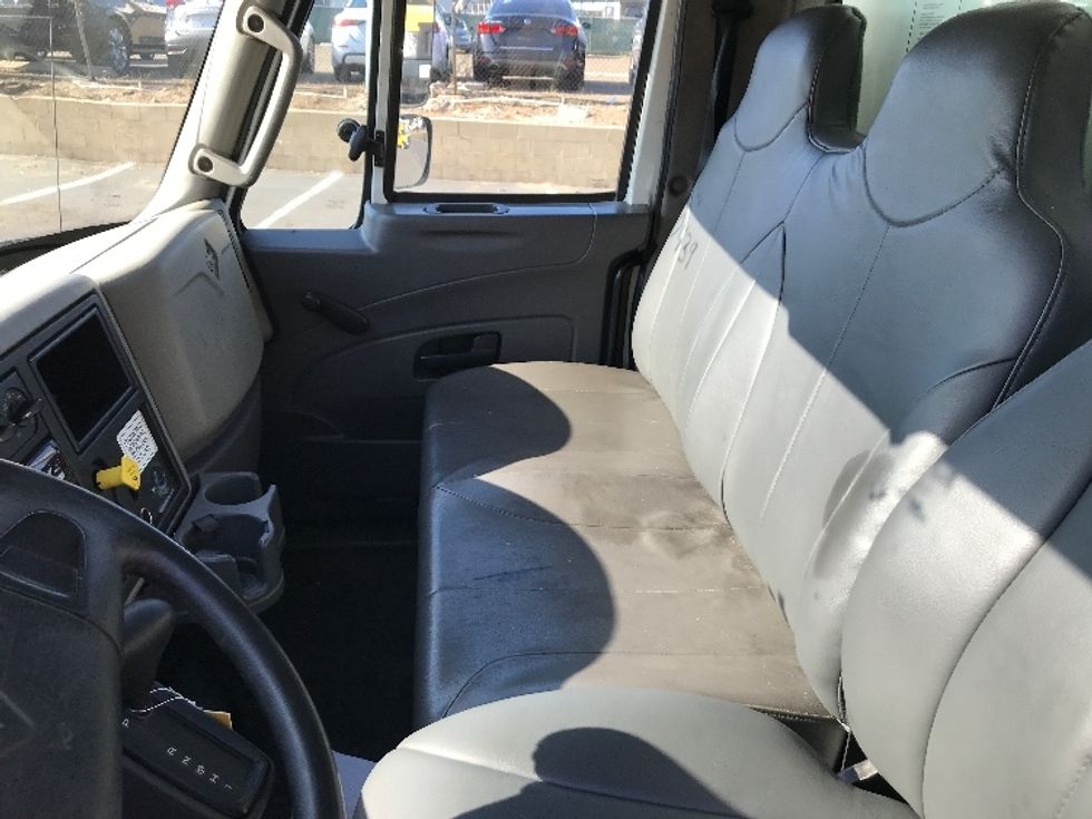 Medium Duty Box Truck-Light and Medium Duty Trucks-International-2019-4300-Fontana-CA-158,781\n\t\tmiles-$ 47,000 - Image 19