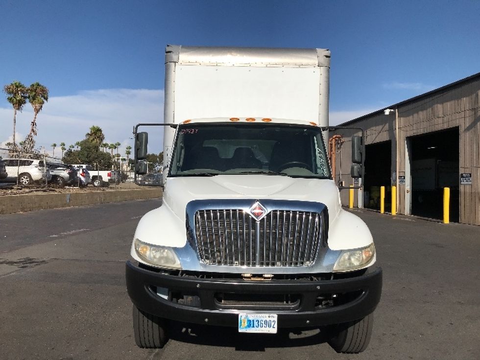 Medium Duty Box Truck-Light and Medium Duty Trucks-International-2019-4300-Fontana-CA-158,781\n\t\tmiles-$ 47,000 - Image 2