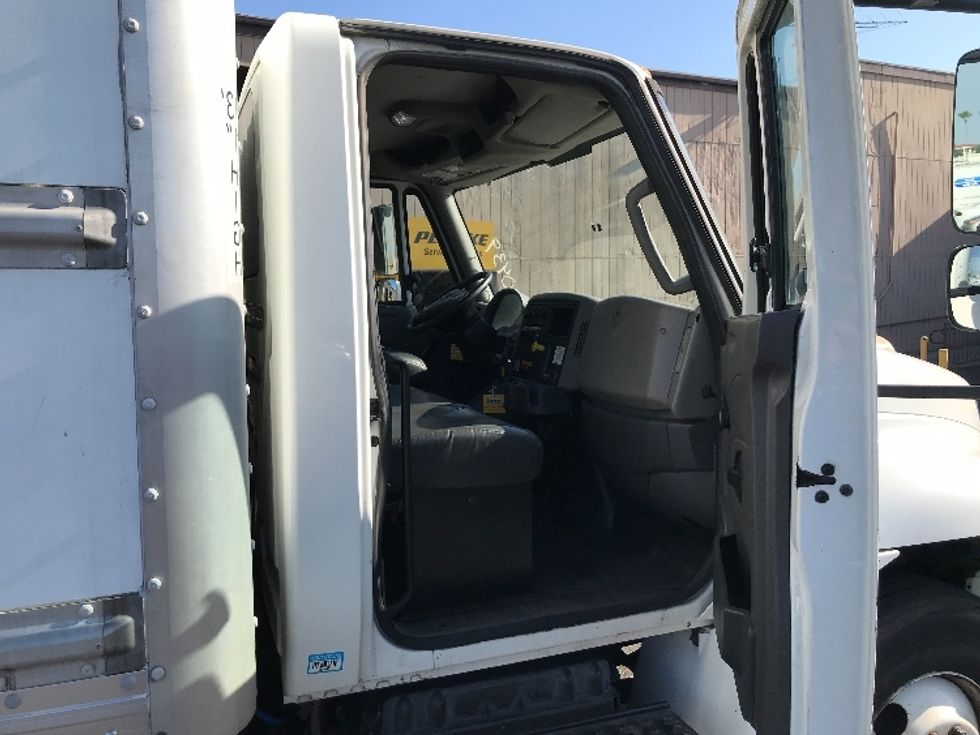 Medium Duty Box Truck-Light and Medium Duty Trucks-International-2019-4300-Fontana-CA-158,781\n\t\tmiles-$ 47,000 - Image 20