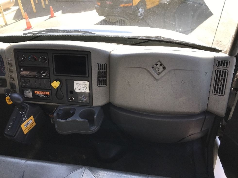 Medium Duty Box Truck-Light and Medium Duty Trucks-International-2019-4300-Fontana-CA-158,781\n\t\tmiles-$ 47,000 - Image 21