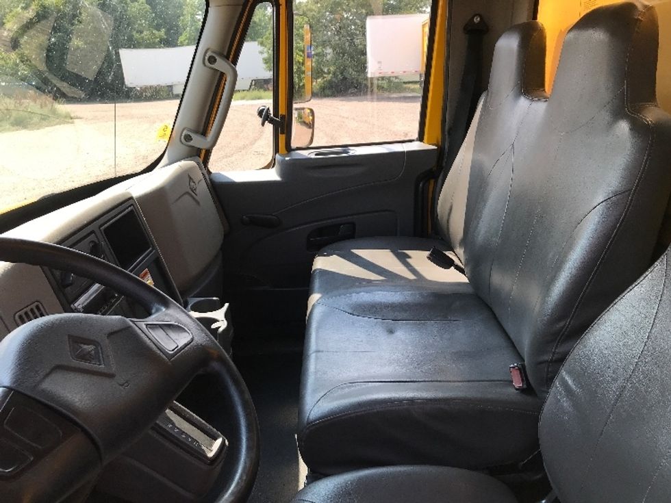 Medium Duty Box Truck-Light and Medium Duty Trucks-International-2019-4300-Fort Collins-CO-161,761\n\t\tmiles-$ 48,000 - Image 19