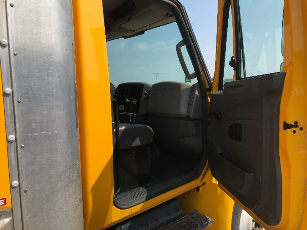 Medium Duty Box Truck-Light and Medium Duty Trucks-International-2019-4300-Fort Collins-CO-161,761\n\t\tmiles-$ 48,000 - Image 20
