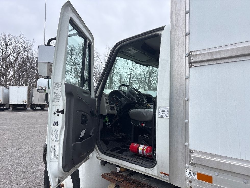 Medium Duty Box Truck-Light and Medium Duty Trucks-International-2019-4300-Fort Wayne-IN-69,654\n\t\tmiles-$ 54,500 - Image 16