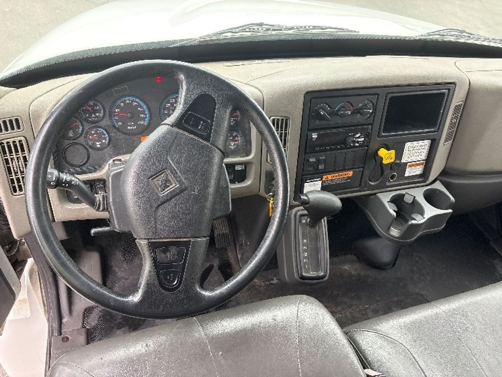 Medium Duty Box Truck-Light and Medium Duty Trucks-International-2019-4300-Fort Wayne-IN-69,654\n\t\tmiles-$ 54,500 - Image 18