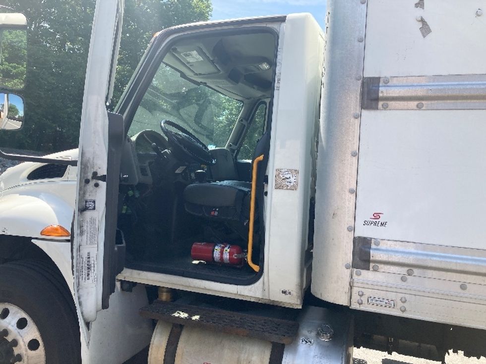 Medium Duty Box Truck-Light and Medium Duty Trucks-International-2019-4300-Franklin-MA-270,144\n\t\tmiles-$ 30,500 - Image 16