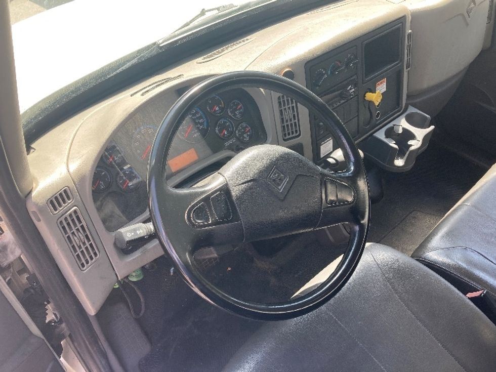 Medium Duty Box Truck-Light and Medium Duty Trucks-International-2019-4300-Franklin-MA-270,144\n\t\tmiles-$ 30,500 - Image 17