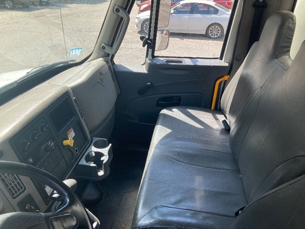 Medium Duty Box Truck-Light and Medium Duty Trucks-International-2019-4300-Franklin-MA-270,144\n\t\tmiles-$ 30,500 - Image 19