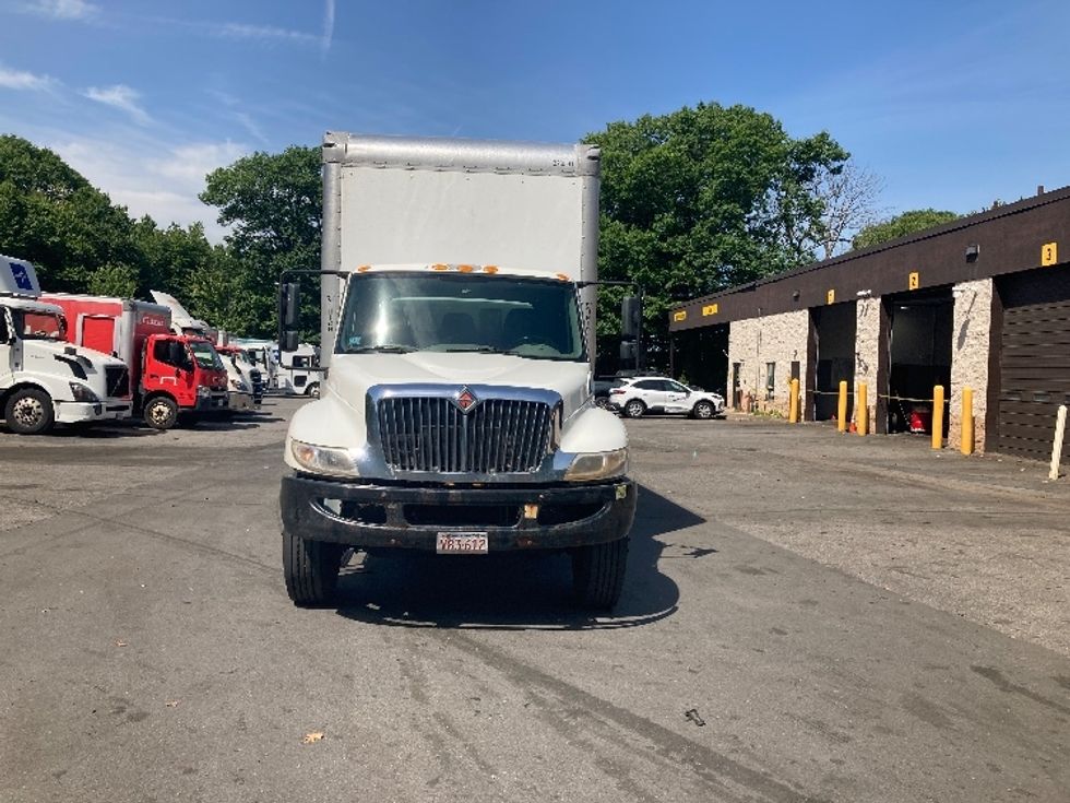 Medium Duty Box Truck-Light and Medium Duty Trucks-International-2019-4300-Franklin-MA-270,144\n\t\tmiles-$ 30,500 - Image 2