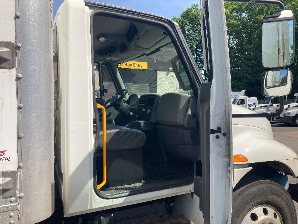 Medium Duty Box Truck-Light and Medium Duty Trucks-International-2019-4300-Franklin-MA-270,144\n\t\tmiles-$ 30,500 - Image 20