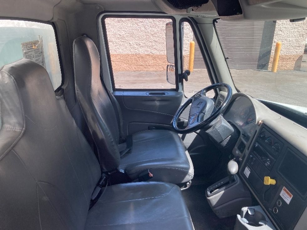 Medium Duty Box Truck-Light and Medium Duty Trucks-International-2019-4300-Franklin-MA-270,144\n\t\tmiles-$ 30,500 - Image 22