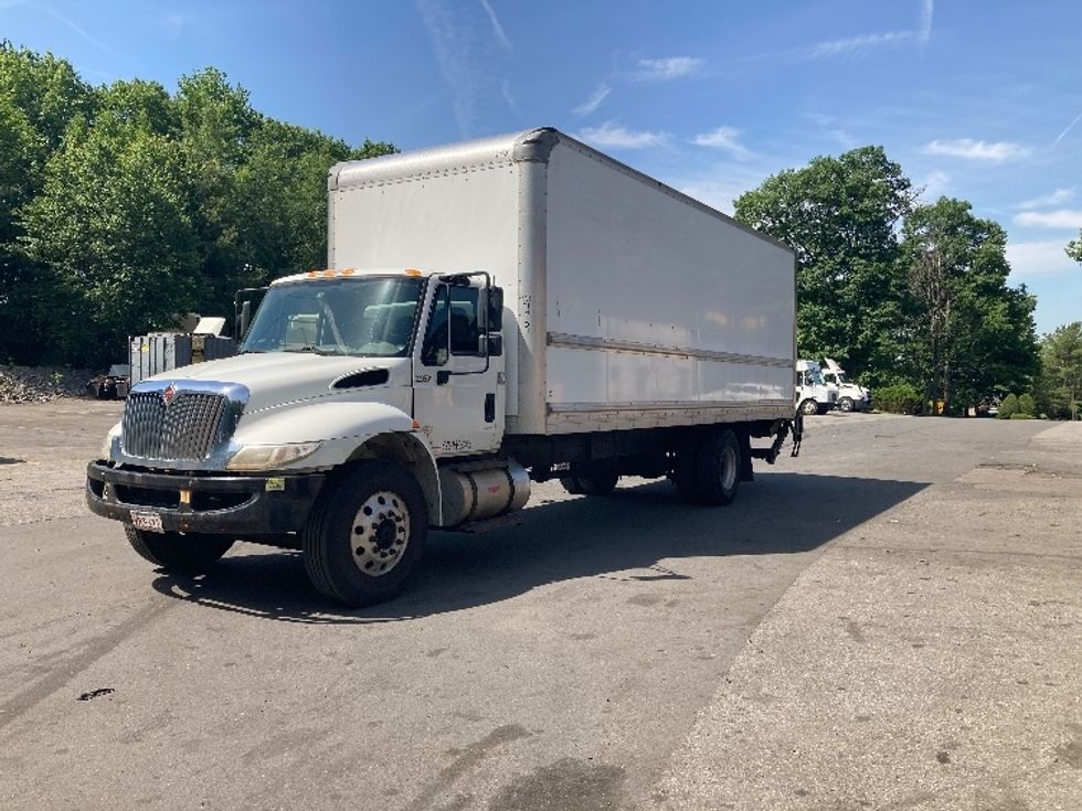 Medium Duty Box Truck-Light and Medium Duty Trucks-International-2019-4300-Franklin-MA-270,144\n\t\tmiles-$ 30,500 - Image 3