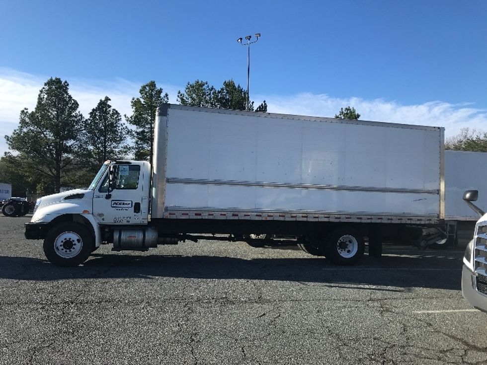 Medium Duty Box Truck-Light and Medium Duty Trucks-International-2019-4300-Fredericksburg-VA-199,373\n\t\tmiles-$ 42,500 - Image 4