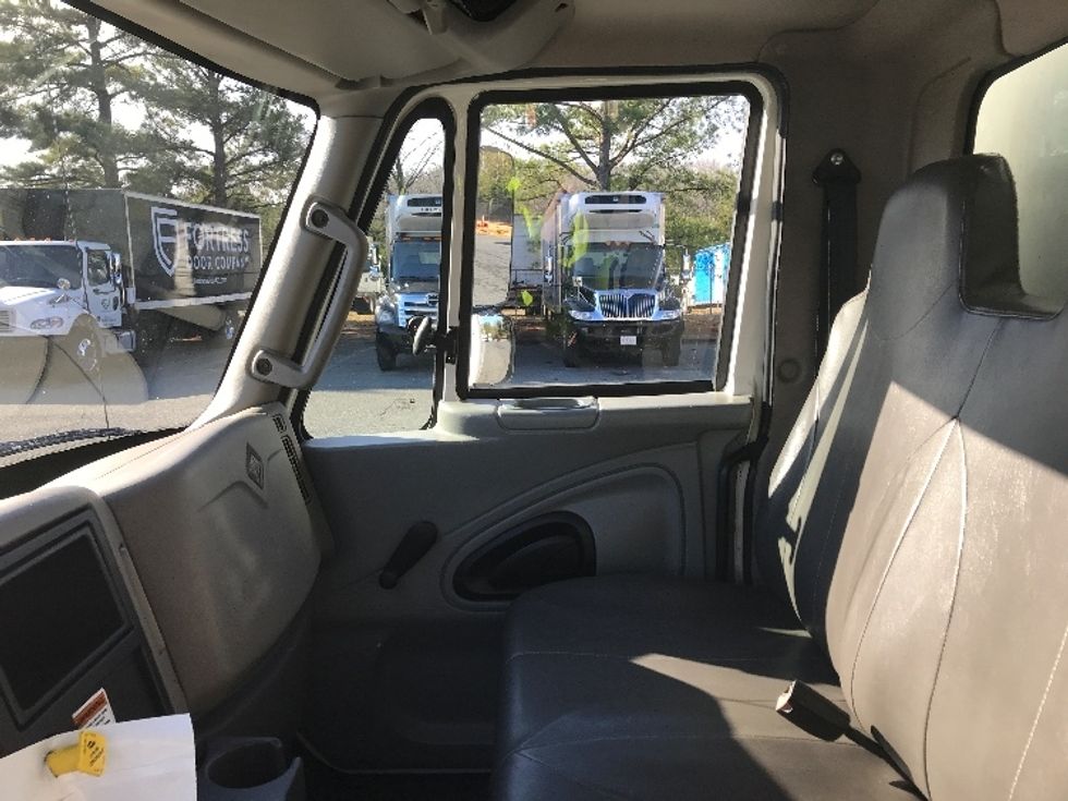 Medium Duty Box Truck-Light and Medium Duty Trucks-International-2019-4300-Fredericksburg-VA-199,373\n\t\tmiles-$ 42,500 - Image 19
