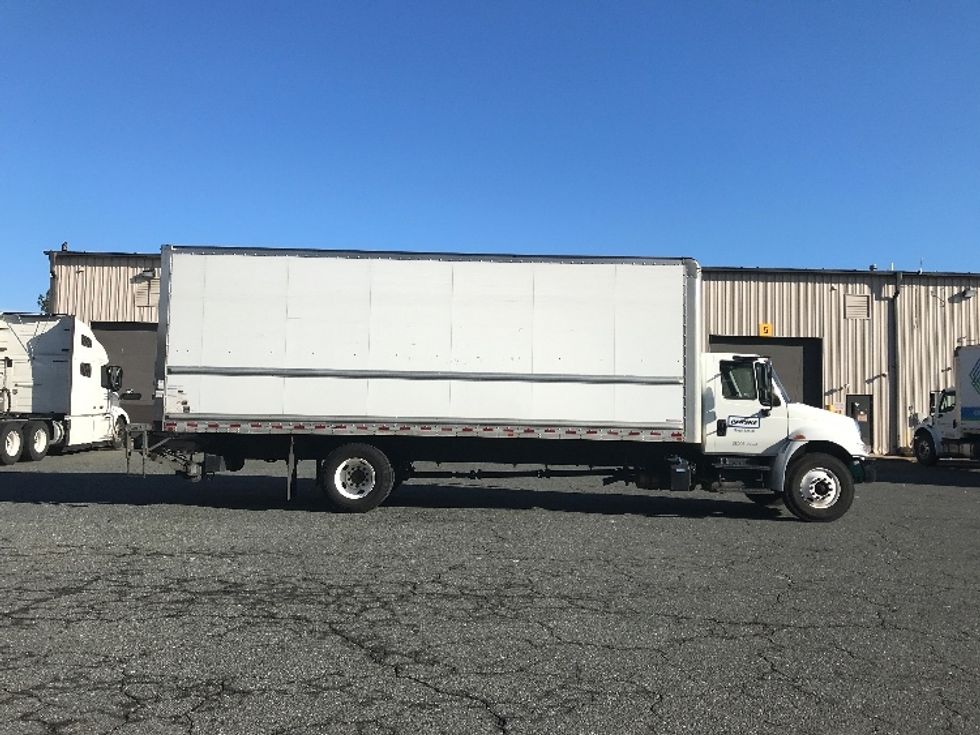 Medium Duty Box Truck-Light and Medium Duty Trucks-International-2019-4300-Fredericksburg-VA-199,373\n\t\tmiles-$ 42,500 - Image 15