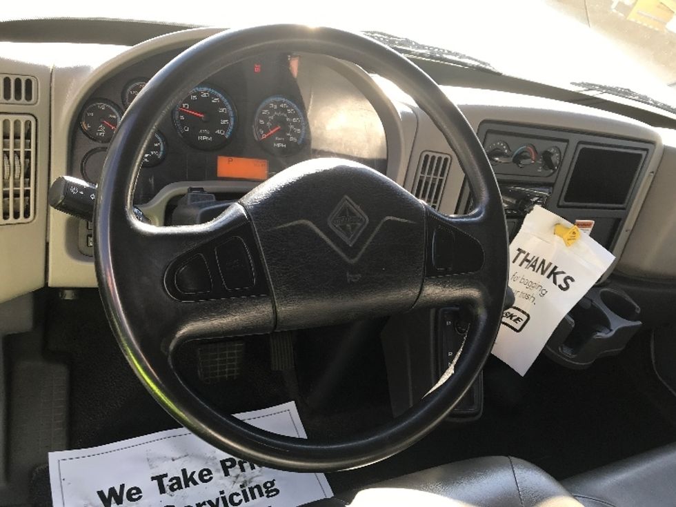 Medium Duty Box Truck-Light and Medium Duty Trucks-International-2019-4300-Fredericksburg-VA-199,373\n\t\tmiles-$ 42,500 - Image 17