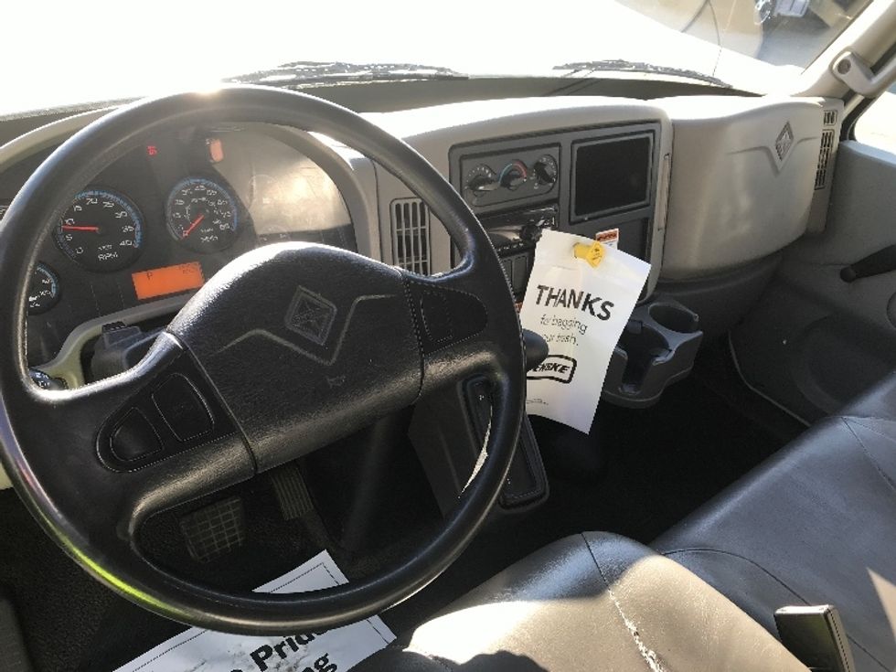 Medium Duty Box Truck-Light and Medium Duty Trucks-International-2019-4300-Fredericksburg-VA-199,373\n\t\tmiles-$ 42,500 - Image 18