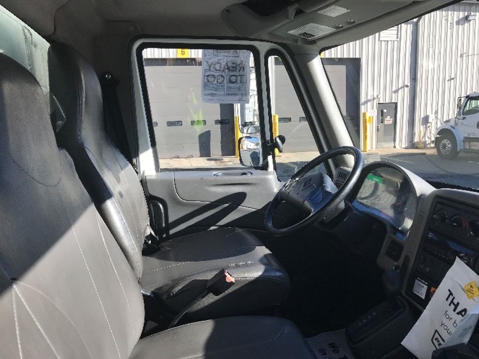Medium Duty Box Truck-Light and Medium Duty Trucks-International-2019-4300-Fredericksburg-VA-199,373\n\t\tmiles-$ 42,500 - Image 22