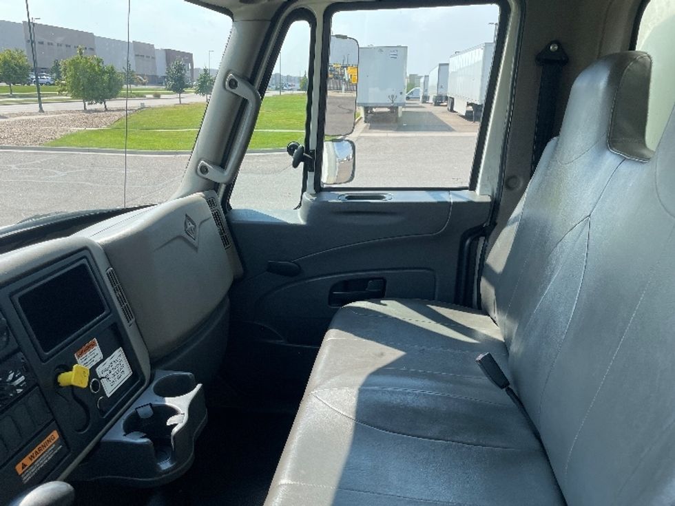 Medium Duty Box Truck-Light and Medium Duty Trucks-International-2019-4300-Greeley-CO-133,747\n\t\tmiles-$ 49,750 - Image 18